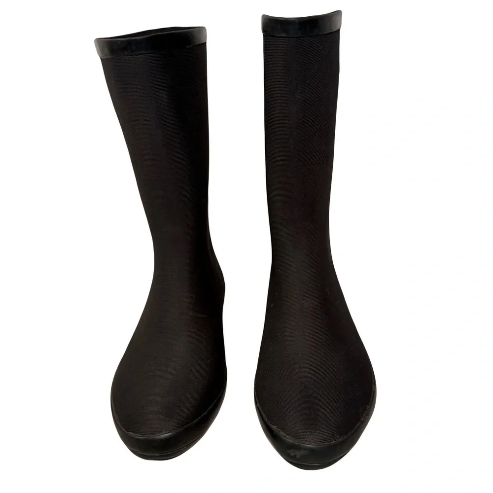 dav Women's Black Rain Boots with Pink Stripe on back size 6 height 10” scratch